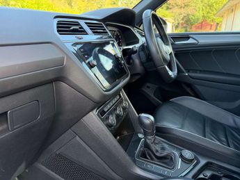 VOLKSWAGEN Tiguan 2.0 TDI R-Line SUV 5dr Diesel DSG 4Motion Euro 6 (s/s) (190 ps)