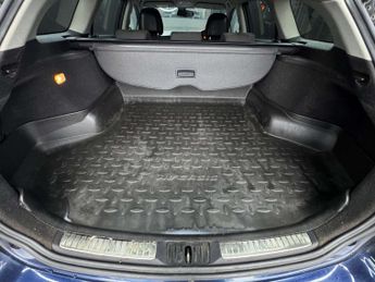 TOYOTA AVENSIS 2.0 Avensis TR D-4D 5dr
