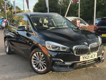 BMW 2 Series 2.0 220i Luxury Auto 5dr