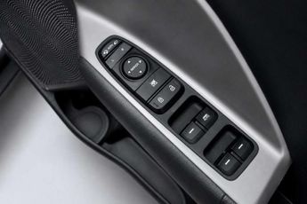 KIA NIRO 1.6 GDi 2 SUV 5dr Petrol Hybrid DCT Euro 6 (s/s) (139 bhp)