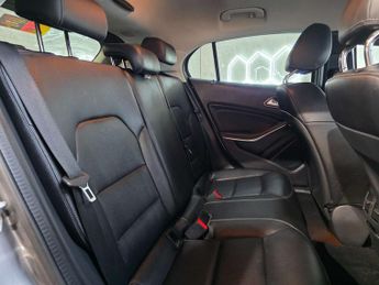 Mercedes-Benz GLA 2.1 GLA200d Sport (Executive) SUV 5dr Diesel 7G-DCT Euro 6 (s/s)