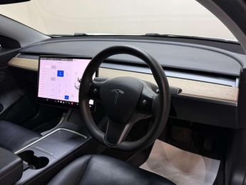 TESLA MODEL 3 Model 3 Standard Range + 4dr