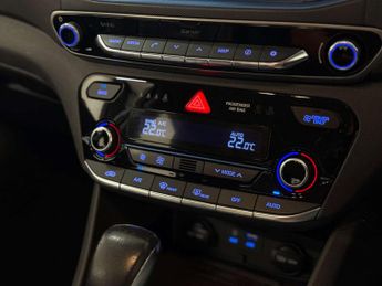 HYUNDAI IONIQ 1.6 IONIQ Premium SE FHEV Semi-Auto 5dr