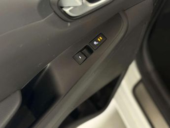 HYUNDAI IONIQ 1.6 IONIQ Premium SE FHEV Semi-Auto 5dr