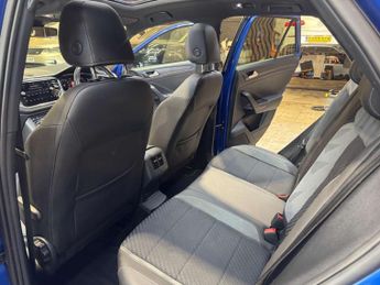 VOLKSWAGEN T-ROC 1.5 T-Roc R-Line TSi Evo Semi-Auto 5dr