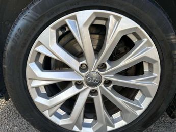 Audi A4 2.0 TDI 30 Technik Saloon 4dr Diesel S Tronic Euro 6 (s/s) (136 