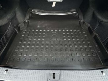 MERCEDES-BENZ E-CLASS 2.1 E250 Sport CDi BlueEfficiency Auto 4dr