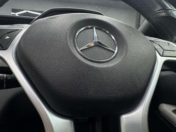 MERCEDES-BENZ E-CLASS 2.1 E250 Sport CDi BlueEfficiency Auto 4dr