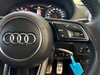 AUDI A3 1.5 A3 Sportback 35 TFSI Black Edition Semi-Auto 5dr