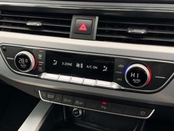 Audi A4 Avant 2.0 TDI ultra Sport Estate 5dr Diesel S Tronic Euro 6 (s/s) (150