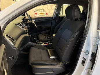 HYUNDAI TUCSON 1.7 Tucson SE Nav Blue Drive 2WD CRDi Semi-Auto 5dr