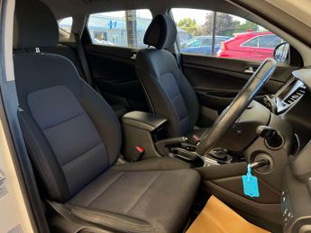 HYUNDAI TUCSON 1.7 Tucson SE Nav Blue Drive 2WD CRDi Semi-Auto 5dr