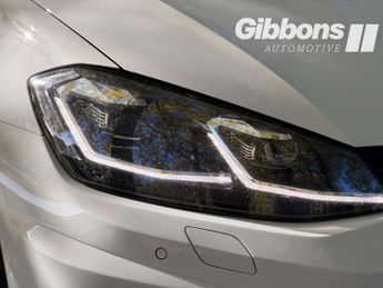 Volkswagen Golf 2.0 Golf R TSi 4Motion Semi-Auto 4WD 5dr