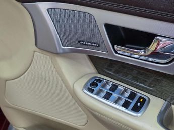 Jaguar XF 2.2d Premium Luxury Sportbrake 5dr Diesel Auto Euro 5 (s/s) (200