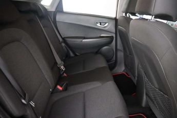 Hyundai KONA 64kWh Premium SUV 5dr Electric Auto (10.5kW Charger) (204 ps)