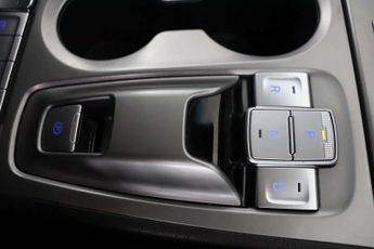 Hyundai KONA 64kWh Premium SUV 5dr Electric Auto (10.5kW Charger) (204 ps)