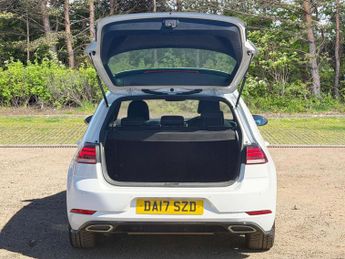 Volkswagen Golf 2.0 TDI BlueMotion Tech R-Line Hatchback 5dr Diesel DSG Euro 6 (