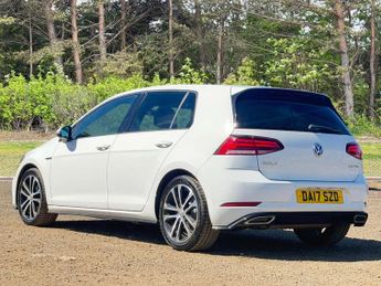 Volkswagen Golf 2.0 TDI BlueMotion Tech R-Line Hatchback 5dr Diesel DSG Euro 6 (