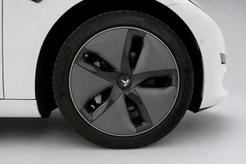 TESLA MODEL 3 Standard Range Plus Saloon 4dr Electric Auto RWD (241 bhp)