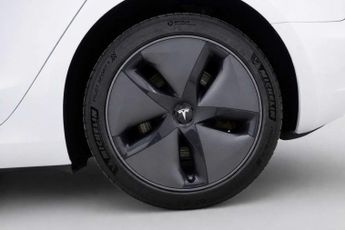TESLA MODEL 3 Standard Range Plus Saloon 4dr Electric Auto RWD (241 bhp)