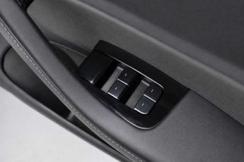 TESLA MODEL 3 Standard Range Plus Saloon 4dr Electric Auto RWD (241 bhp)