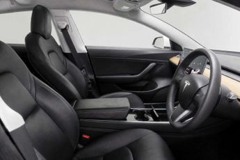 TESLA MODEL 3 Standard Range Plus Saloon 4dr Electric Auto RWD (241 bhp)