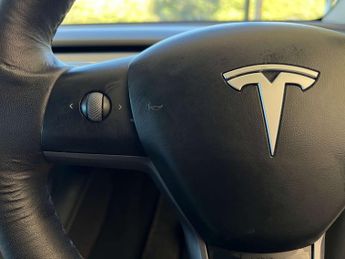 TESLA MODEL Y ModeL Y Long Range AWD 4WD 5dr