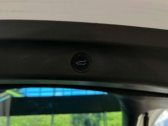 TESLA MODEL Y ModeL Y Long Range AWD 4WD 5dr