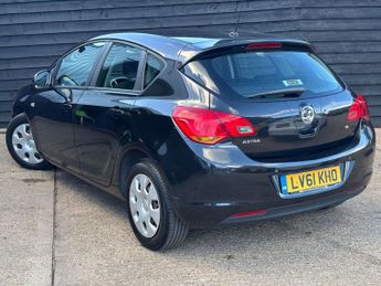 Vauxhall Astra 1.6 Astra Exclusive Auto 5dr