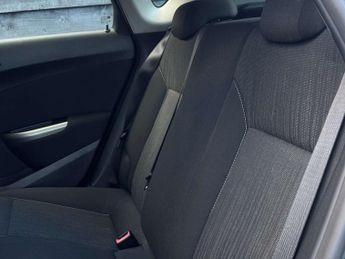 Vauxhall Astra 1.6 Astra Exclusive Auto 5dr