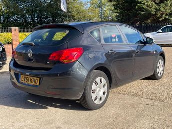Vauxhall Astra 1.6 Astra Exclusive Auto 5dr