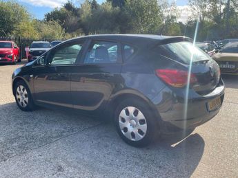 Vauxhall Astra 1.6 Astra Exclusive Auto 5dr