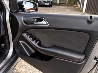 Mercedes-Benz B-CLASS 2.1 B 200 AMG Line Executive D Auto 5dr