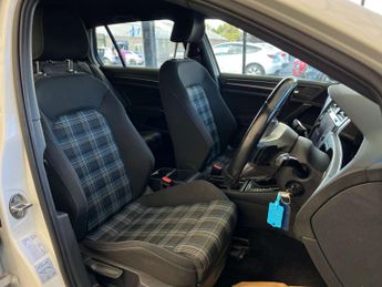 VOLKSWAGEN GOLF 1.4 Golf GTE Semi-Auto 5dr