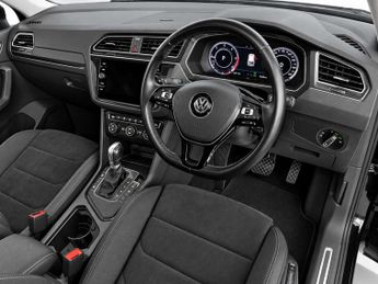 Volkswagen Tiguan 2.0 TDI SEL SUV 5dr Diesel DSG Euro 6 (s/s) (150 ps)
