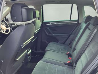 Volkswagen Tiguan 2.0 TDI SEL SUV 5dr Diesel DSG Euro 6 (s/s) (150 ps)