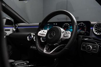 MERCEDES-BENZ CLA 2.0 CLA 220 AMG Line Premium Plus Night Edition D Auto 4dr
