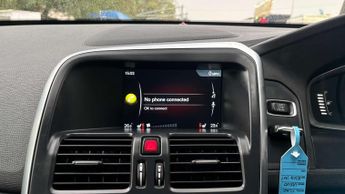 VOLVO XC60 2.4 D5 R-Design Nav SUV 5dr Diesel Geartronic AWD Euro 5 (215 ps