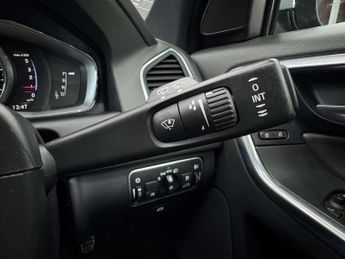 VOLVO XC60 2.0 XC60 R-Design Nav D4 Auto 5dr