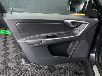 VOLVO XC60 2.0 XC60 R-Design Nav D4 Auto 5dr