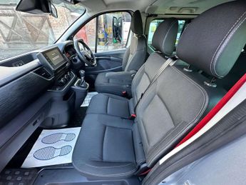 Renault Trafic 2.0 dCi LL30 Advance EDC L2 H1 Euro 6 (s/s) 5dr (9 Seat)