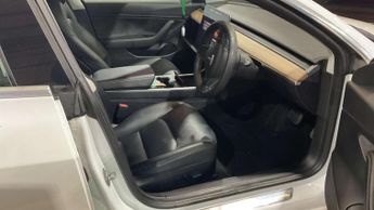 TESLA MODEL 3 Model 3 Standard Range + 4dr