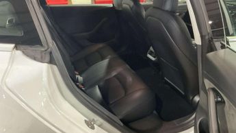 TESLA MODEL 3 Model 3 Standard Range + 4dr