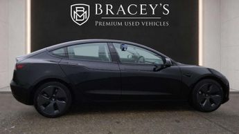 TESLA MODEL 3 Model 3 Standard Range + 4dr