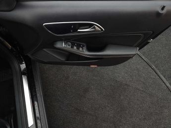 MERCEDES-BENZ GLA 1.6 GLA 180 Urban Edition Auto 5dr