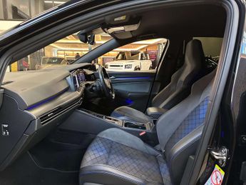 Volkswagen GOLF 2.0 Golf R TSi 4Motion Semi-Auto 4WD 5dr