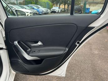 Mercedes-Benz A CLASS 1.5 A180d Sport Hatchback 5dr Diesel 7G-DCT Euro 6 (s/s) (116 ps