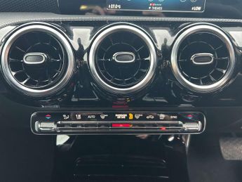 Mercedes-Benz A CLASS 1.5 A180d Sport Hatchback 5dr Diesel 7G-DCT Euro 6 (s/s) (116 ps