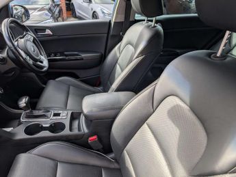 Kia SPORTAGE 1.6 Sportage 4 CRDi ISG 4x4 Semi-Auto 4WD 5dr