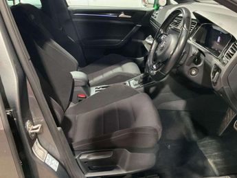 VOLKSWAGEN GOLF 2.0 TSI R Hatchback 5dr Petrol DSG 4Motion Euro 6 (s/s) (300 ps)